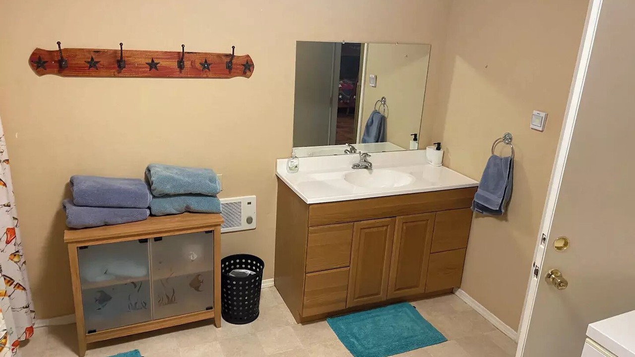 Photo of Bathroom in Cayuga