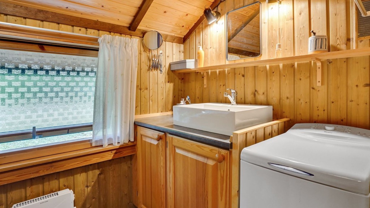 Photo of Bathroom in Follenslev