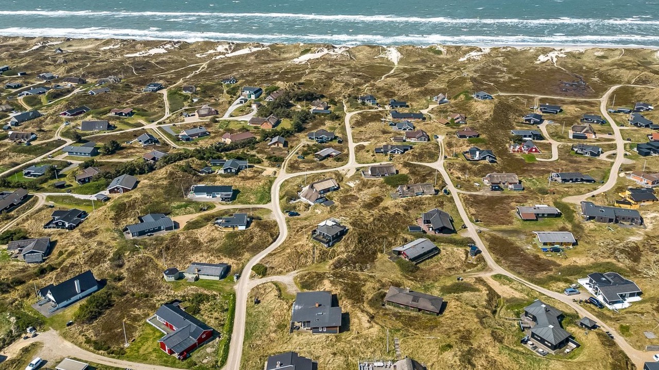 Photo of Others in Houvig Strand