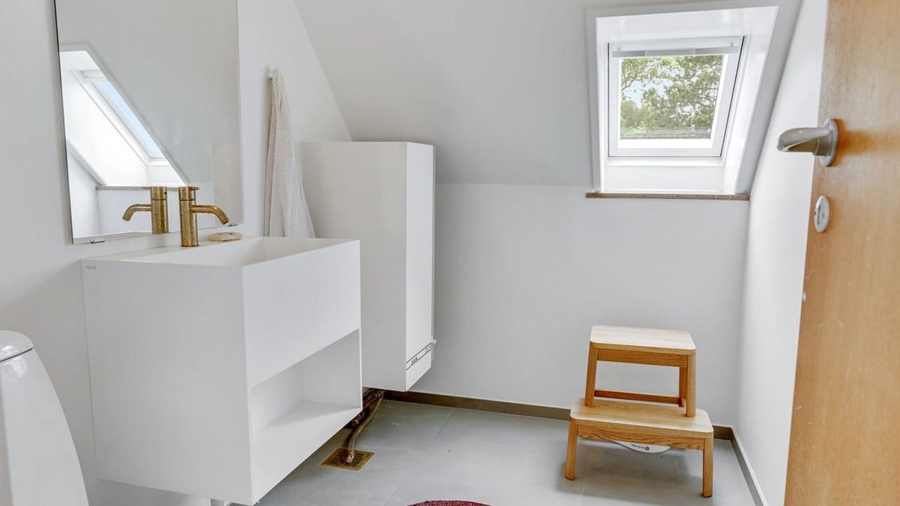 Photo of Bathroom in Helnæs By