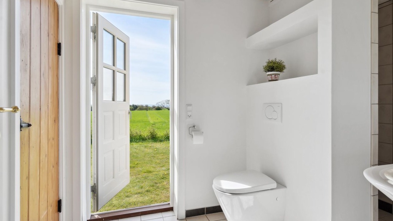 Photo of Bathroom in Helnæs By