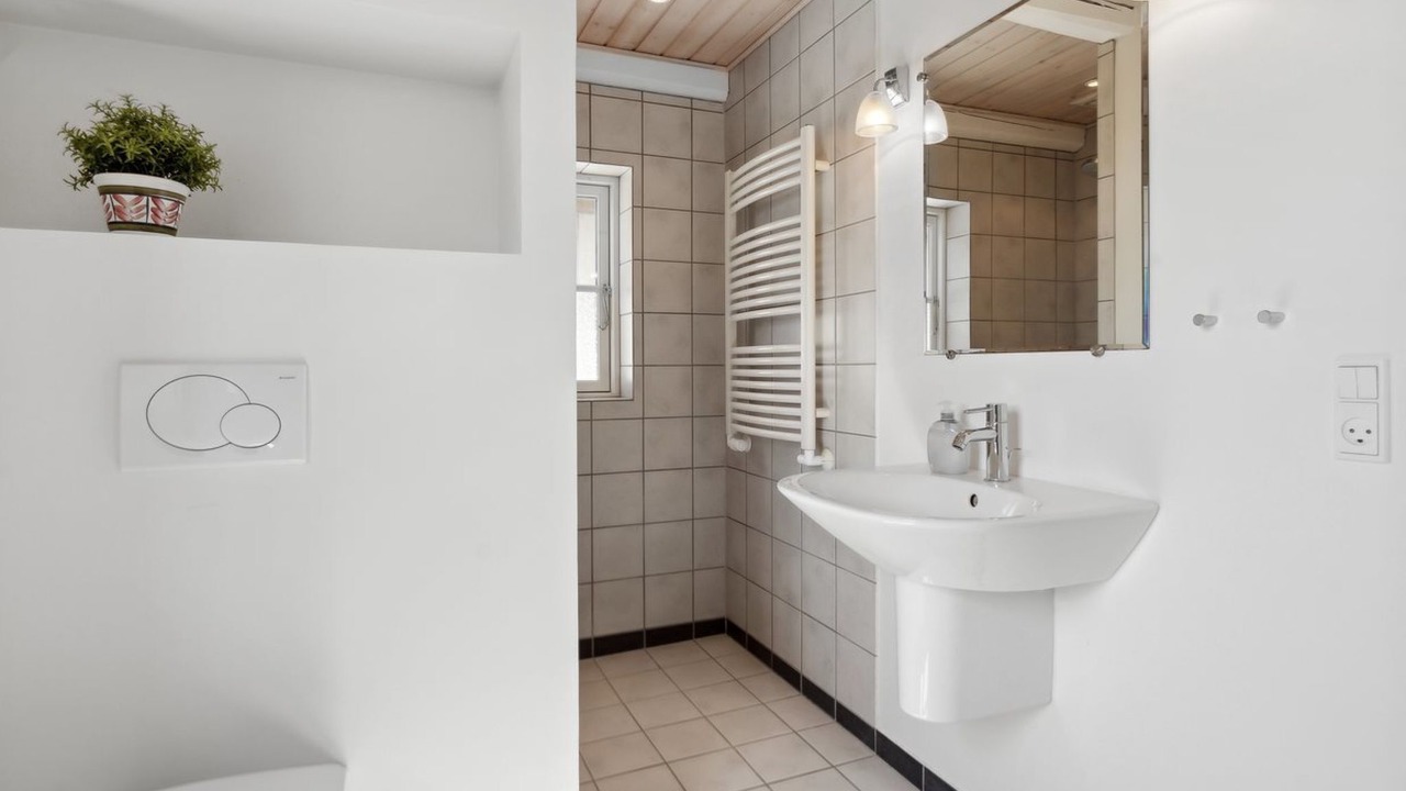 Photo of Bathroom in Helnæs By
