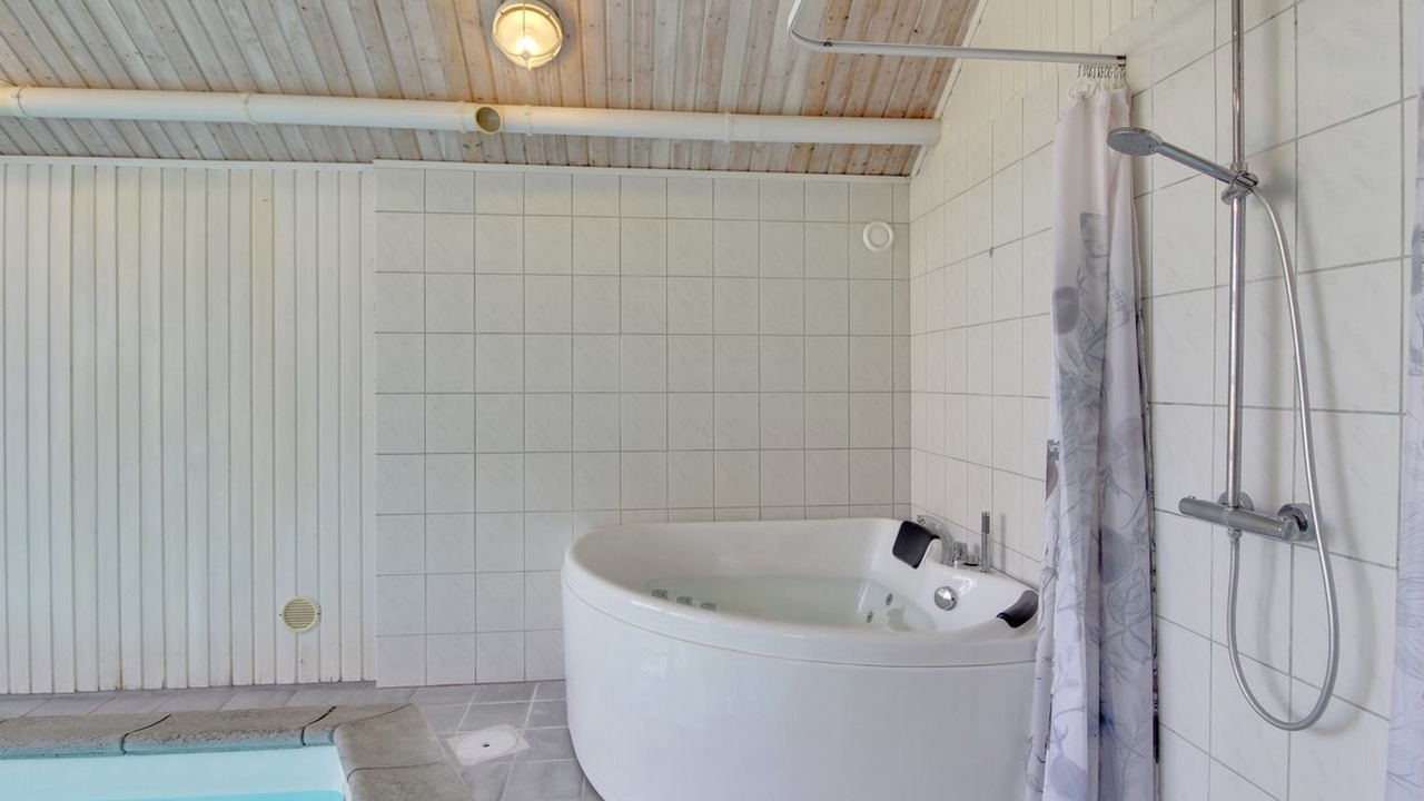 Photo of Bathroom in Lyngsbæk Strand