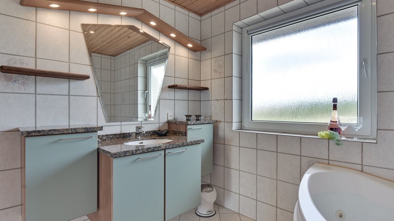 Photo of Bathroom in Haurvig