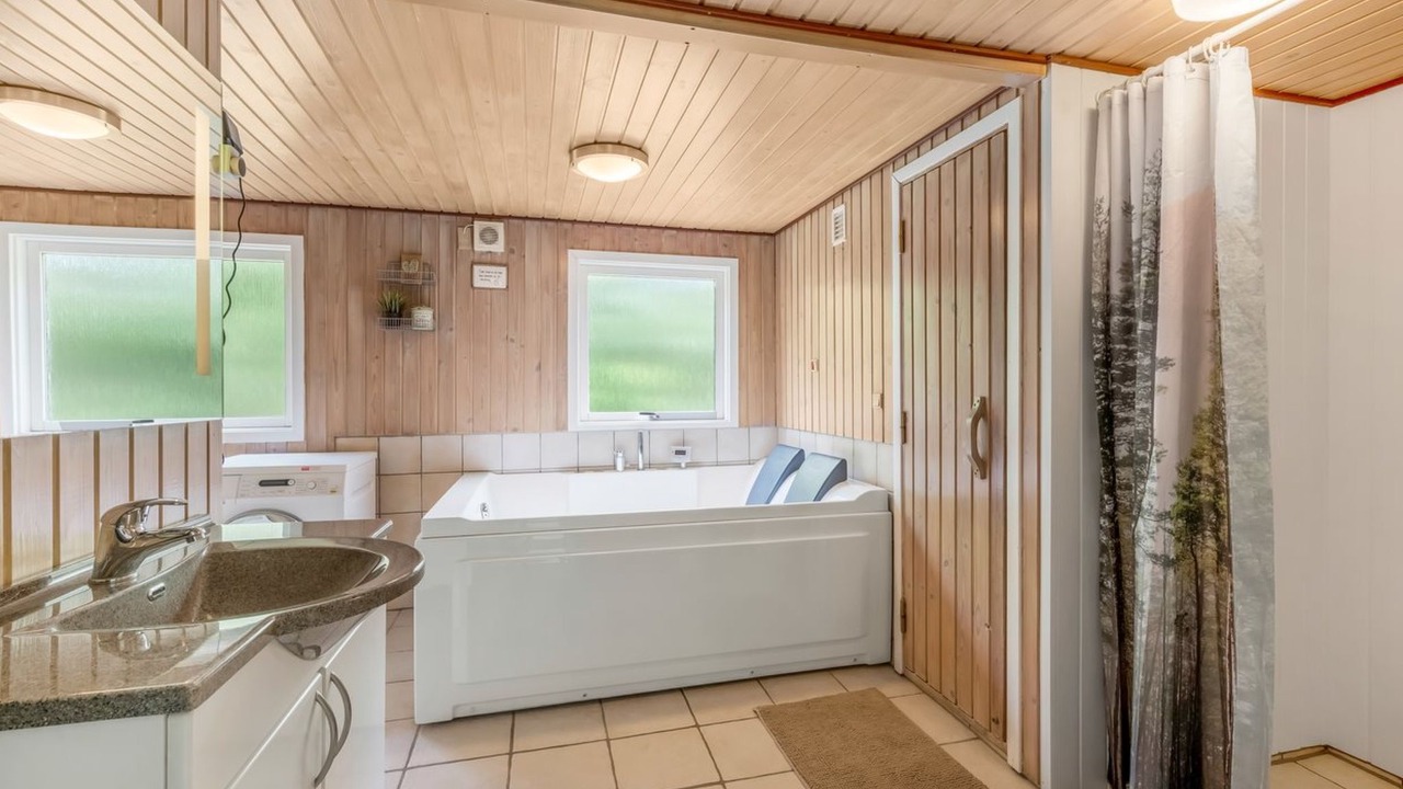 Photo of Bathroom in Lodbjerg Hede
