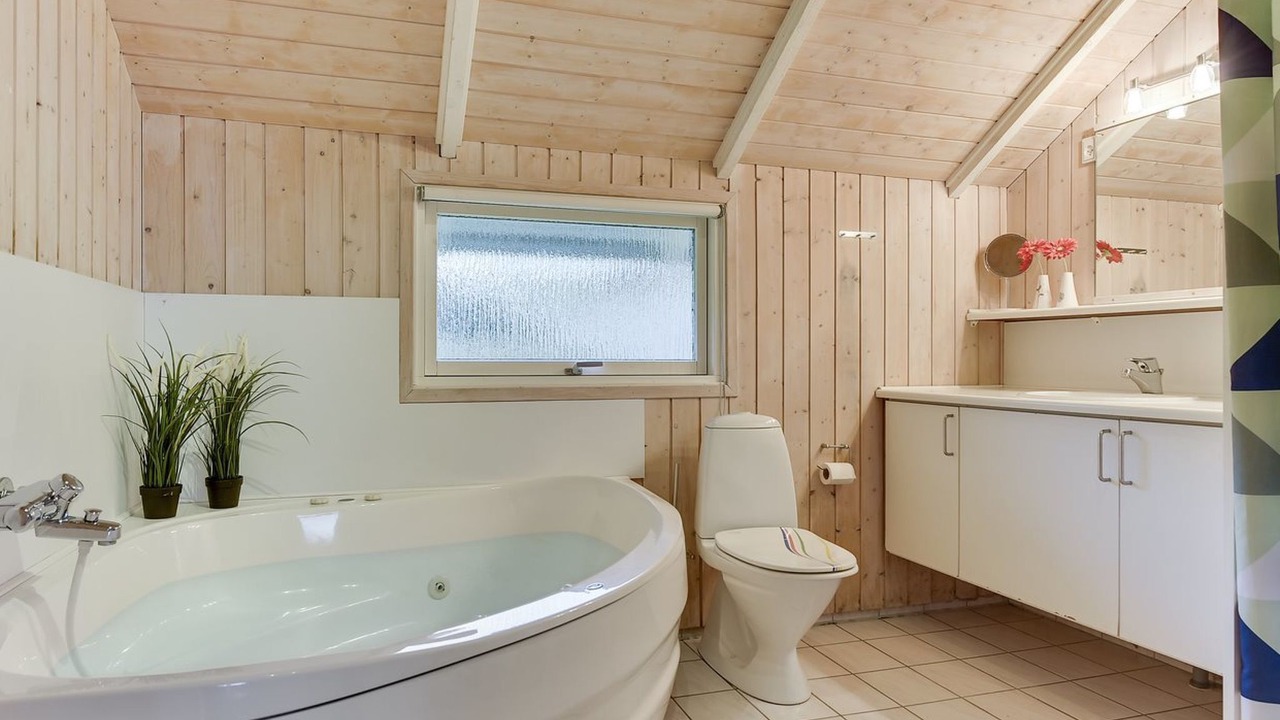 Photo of Bathroom in Mommark Strand