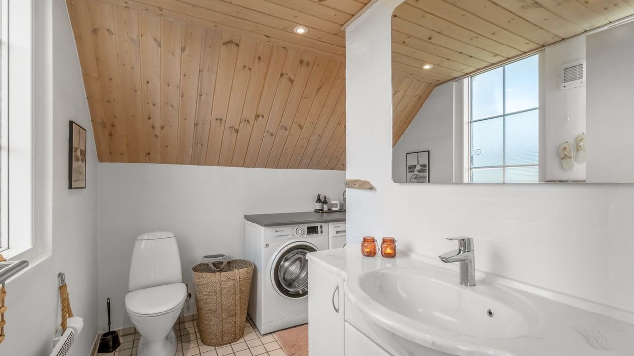 Photo of Bathroom in Houvig