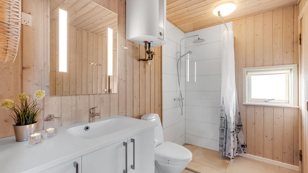 Photo of Bathroom in Houvig Strand