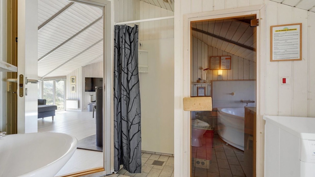 Photo of Bathroom in Haurvig