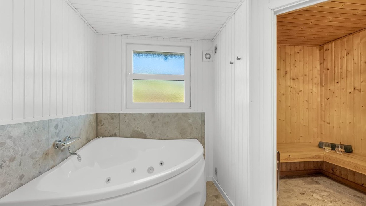 Photo of Bathroom in Haurvig
