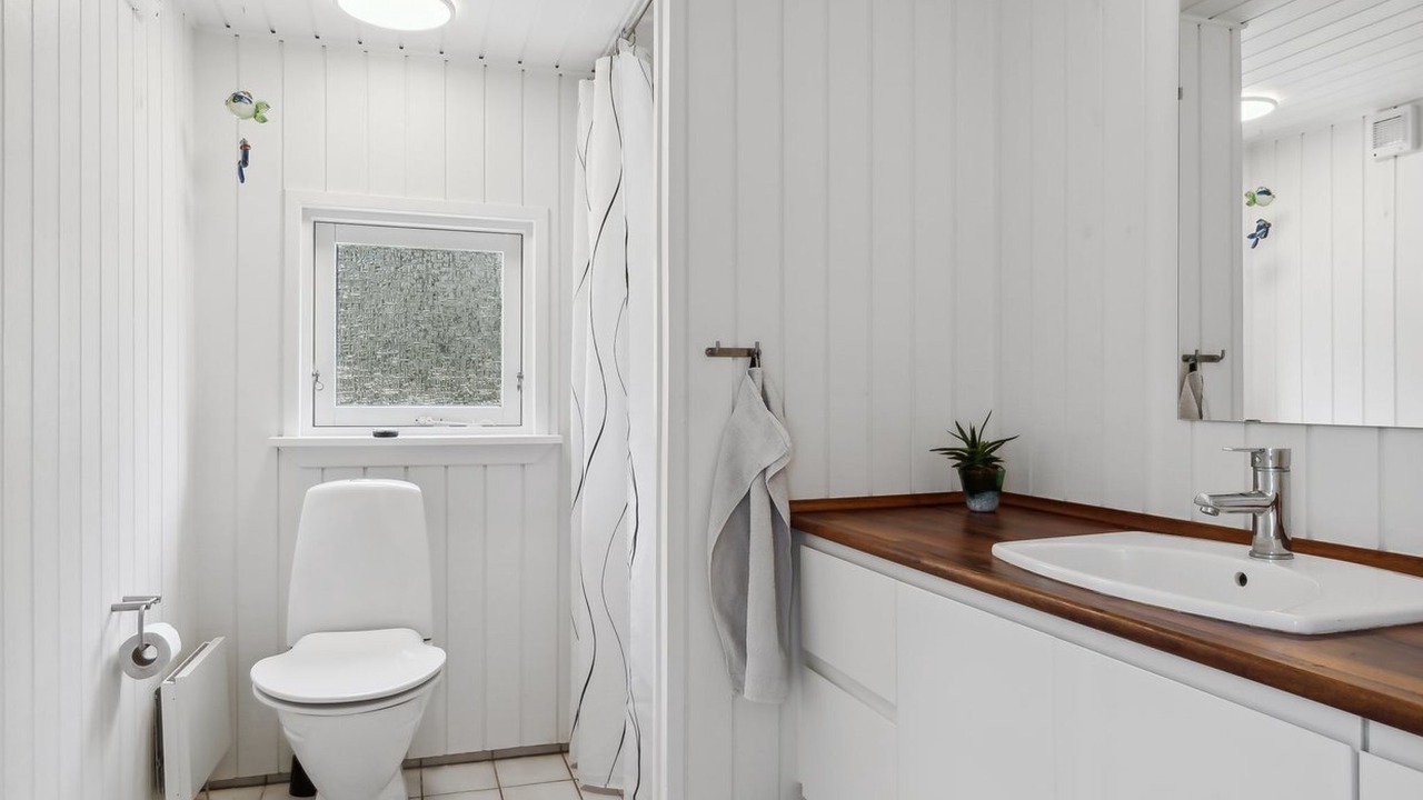 Photo of Bathroom in Hou