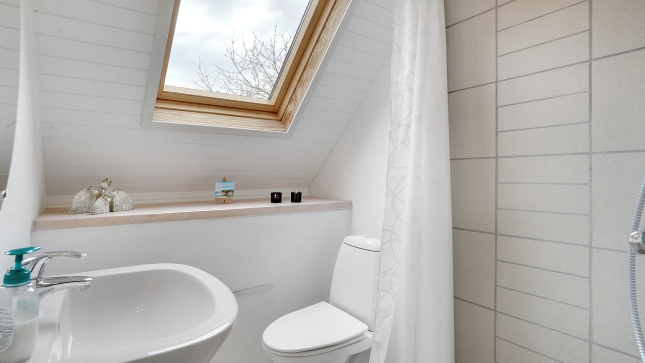 Photo of Bathroom in Fur