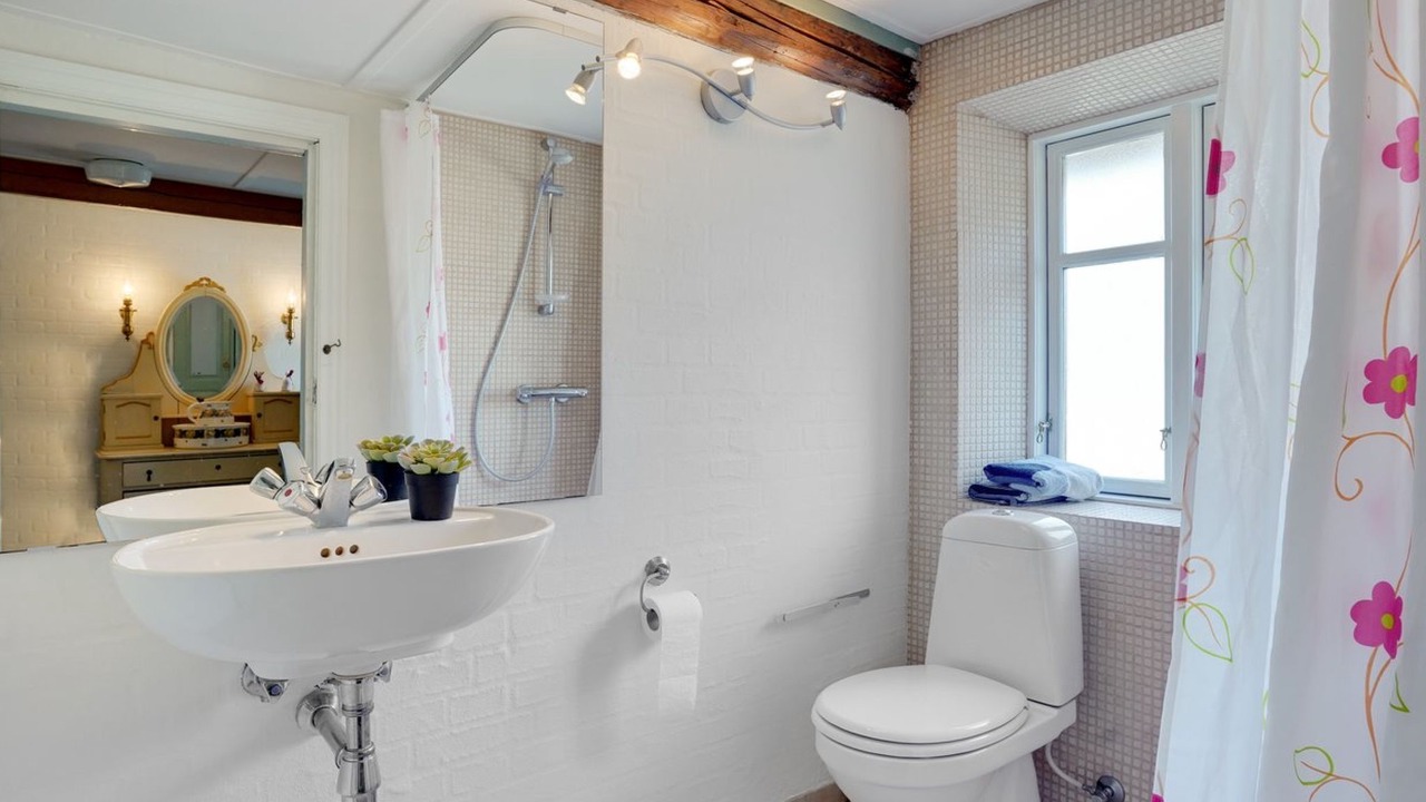 Photo of Bathroom in Ballum
