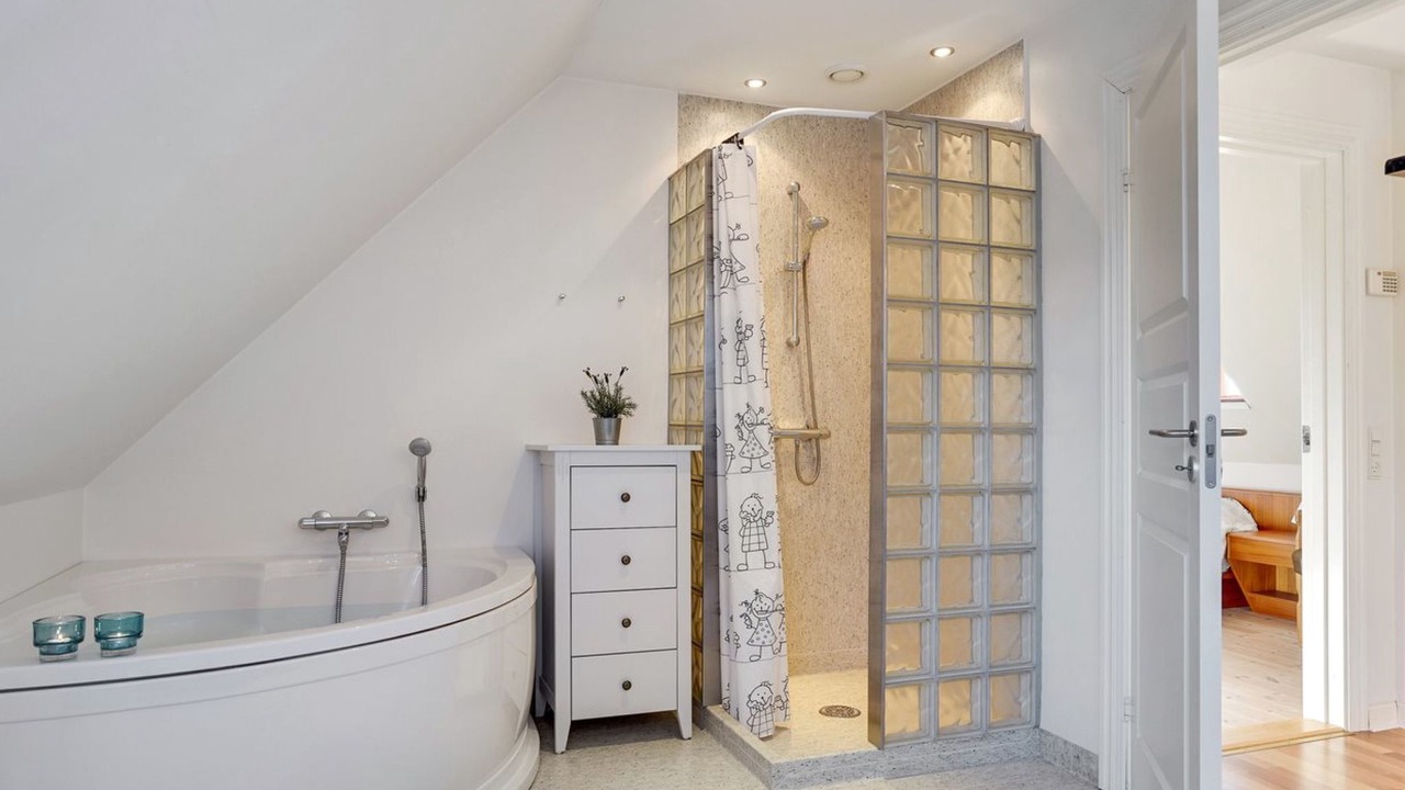 Photo of Bathroom in Logstor