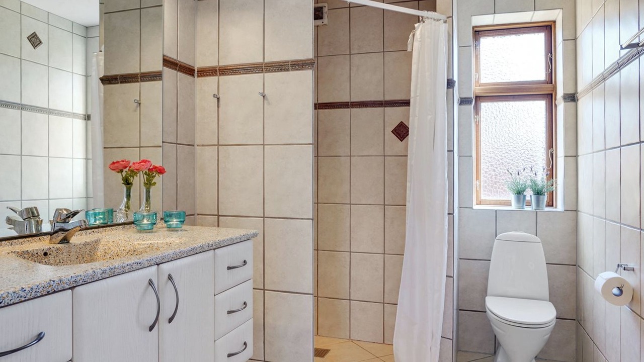 Photo of Bathroom in Logstor