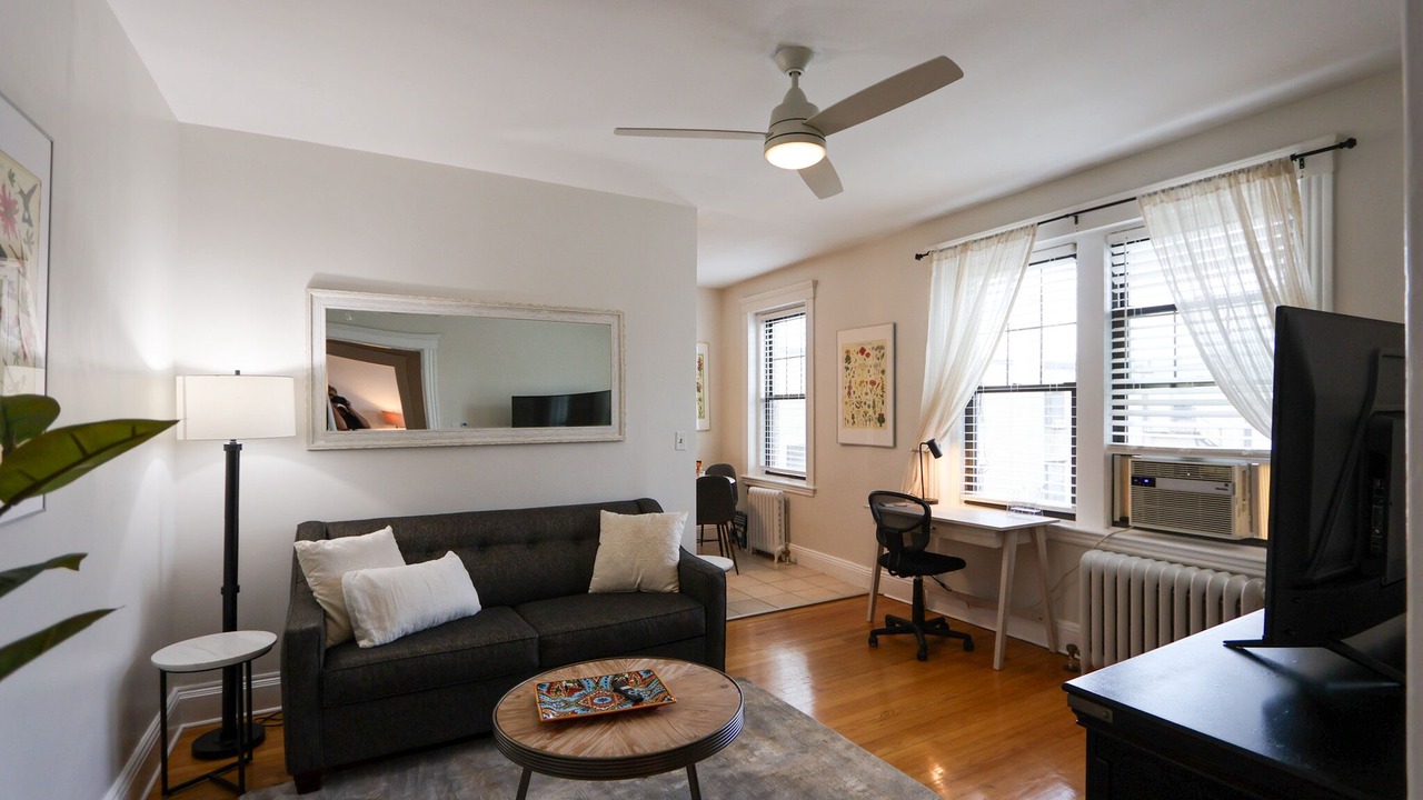 Photo of Bedroom in Cleveland Circle