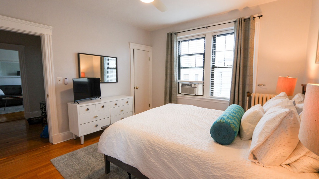 Photo of Others in Cleveland Circle