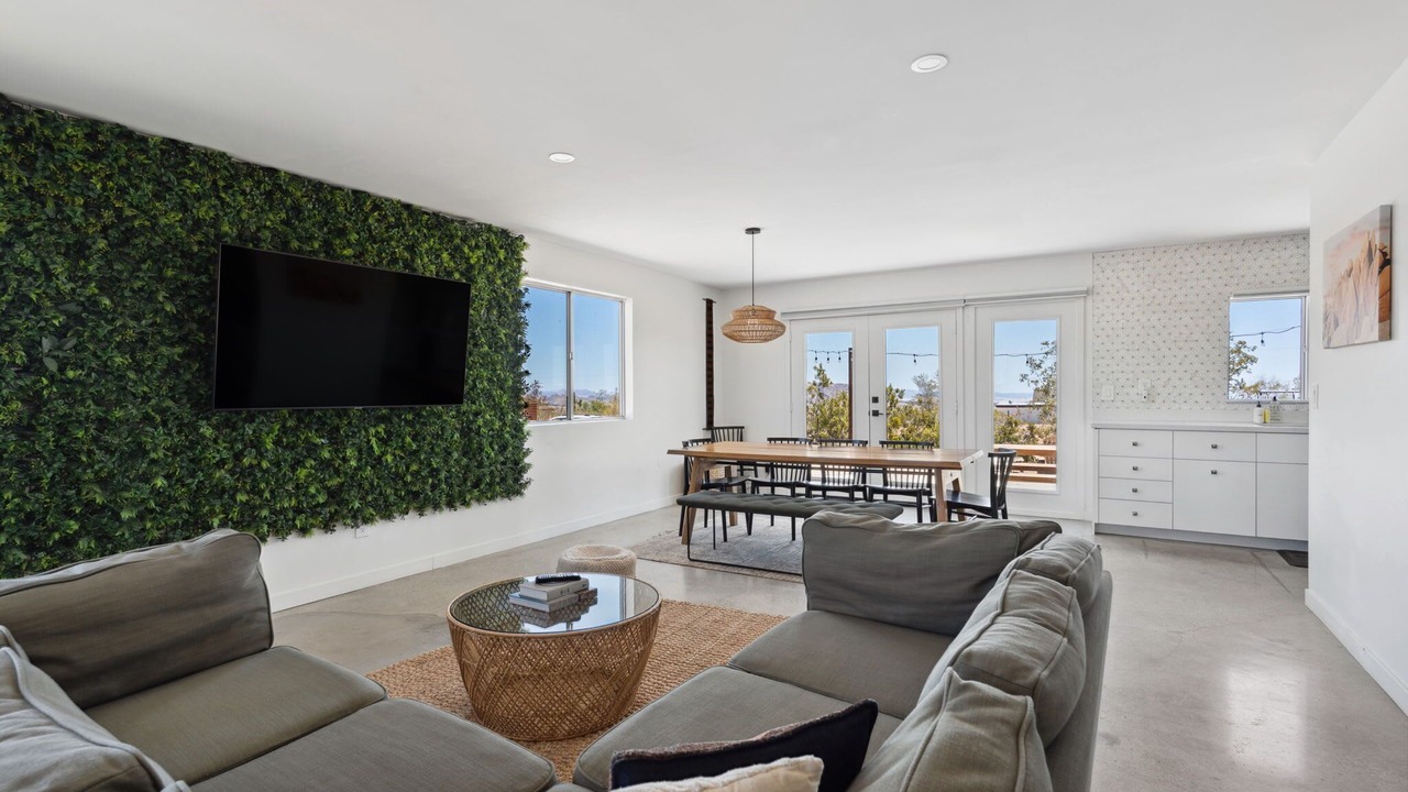 Photo of Livingroom in Landers