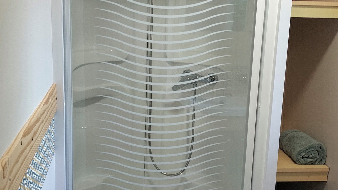 Photo of Bathroom in Lacroix-sur-Meuse