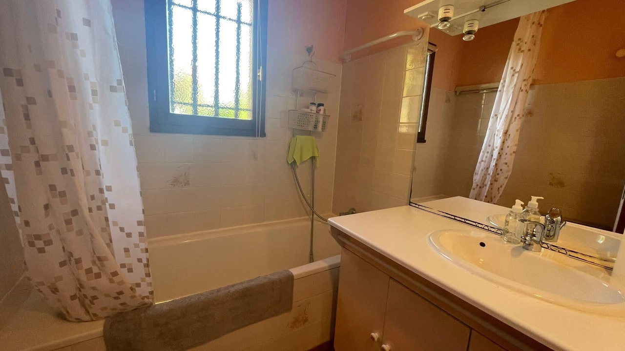 Photo of Bathroom in Grottes Caves
