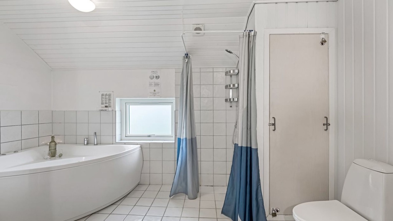 Photo of Bathroom in Haurvig