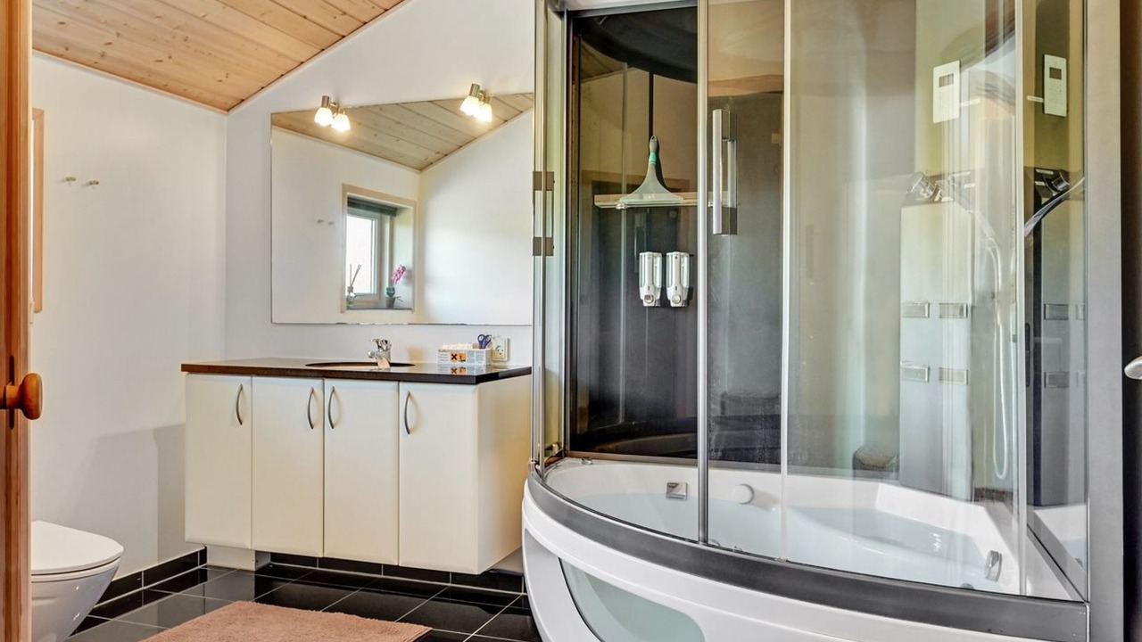 Photo of Bathroom in Vinderup