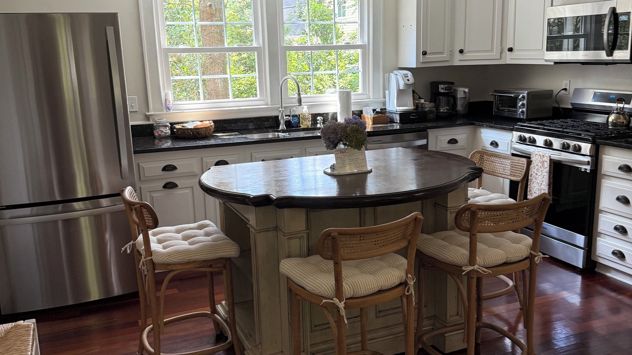 Photo of Kitchen in Summerville Historic District