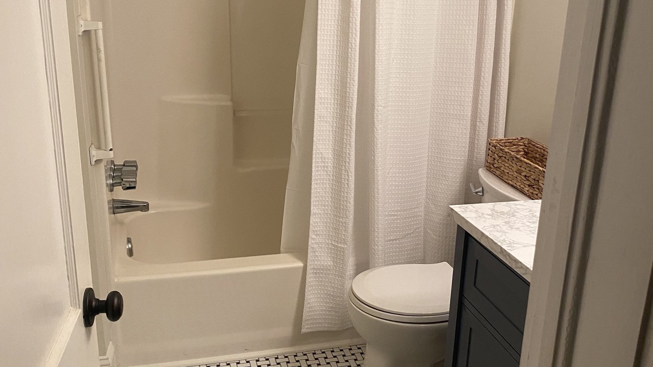 Photo of Bathroom in Summerville Historic District