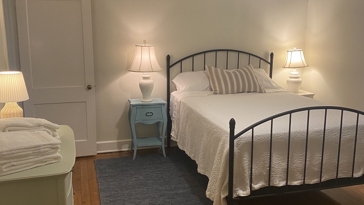 Photo of Bedroom in Summerville Historic District