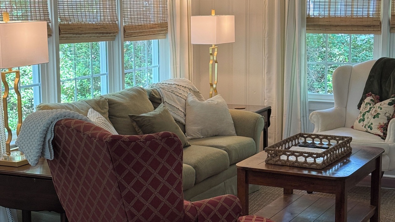 Photo of Livingroom in Summerville Historic District