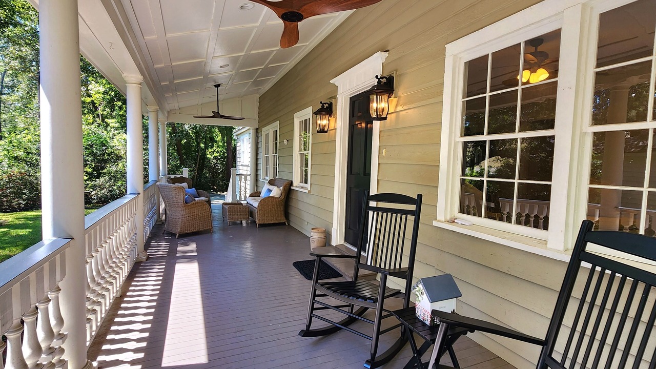Photo of Patio Balcony in Summerville Historic District