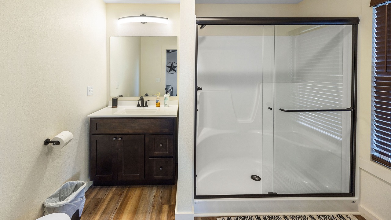 Photo of Bathroom in Elgin