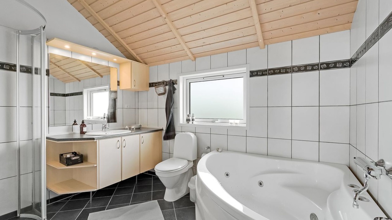 Photo of Bathroom in Vrist Strand