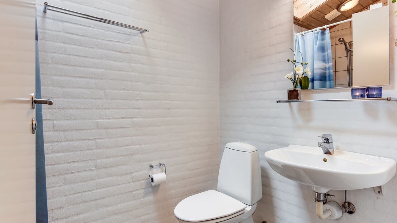 Photo of Bathroom in Trans