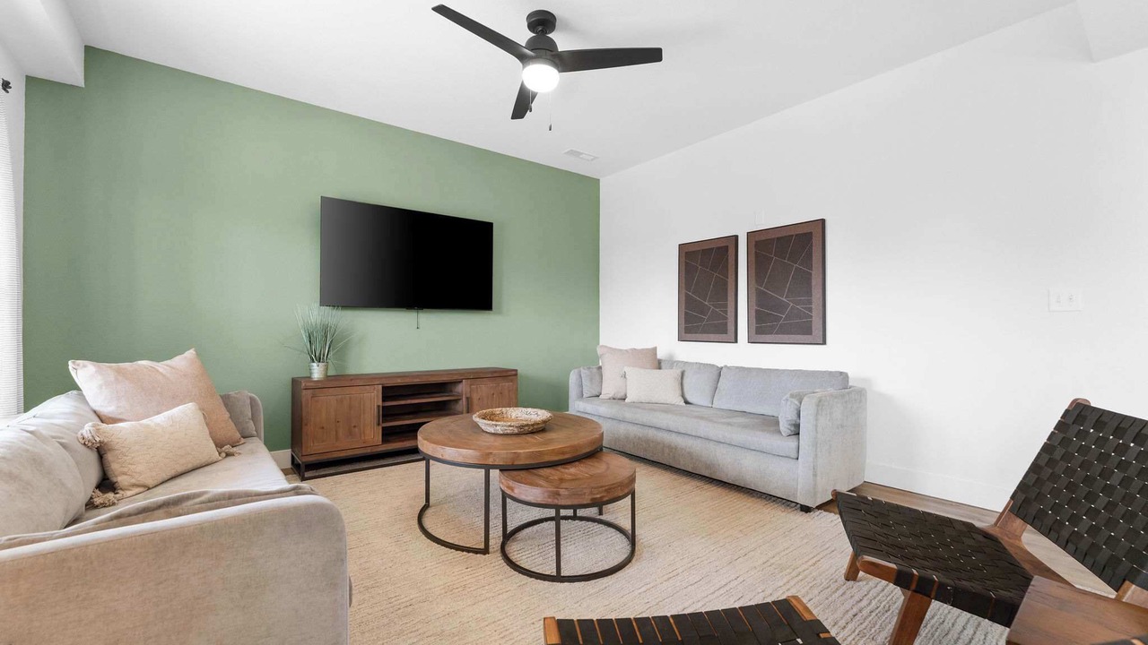 Photo of Livingroom in Hollister
