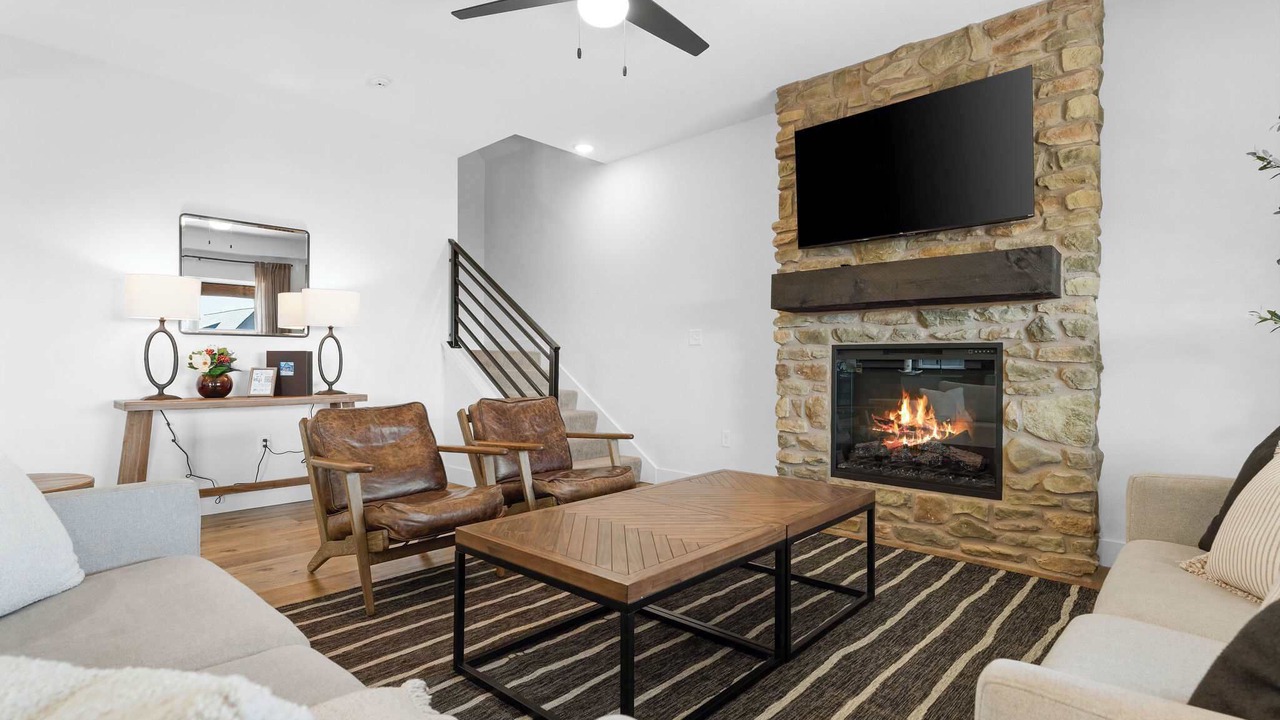 Photo of Livingroom in Hollister