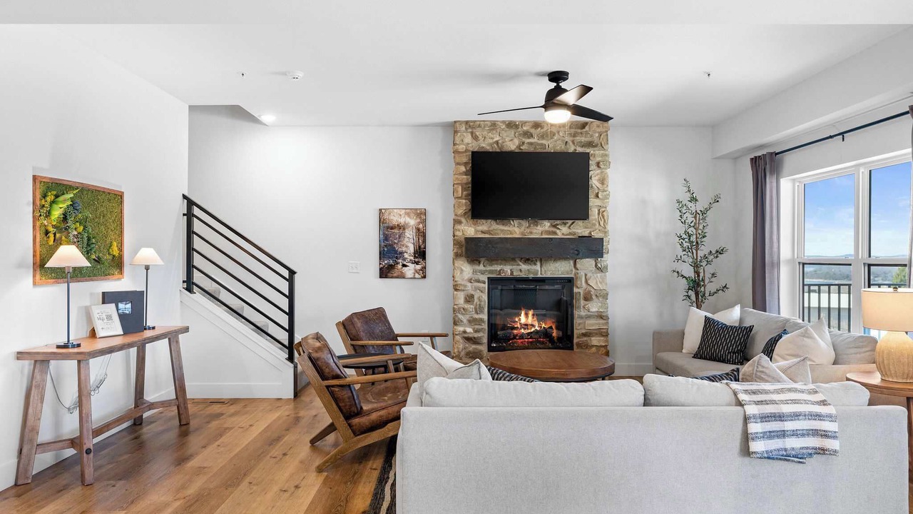 Photo of Livingroom in Hollister