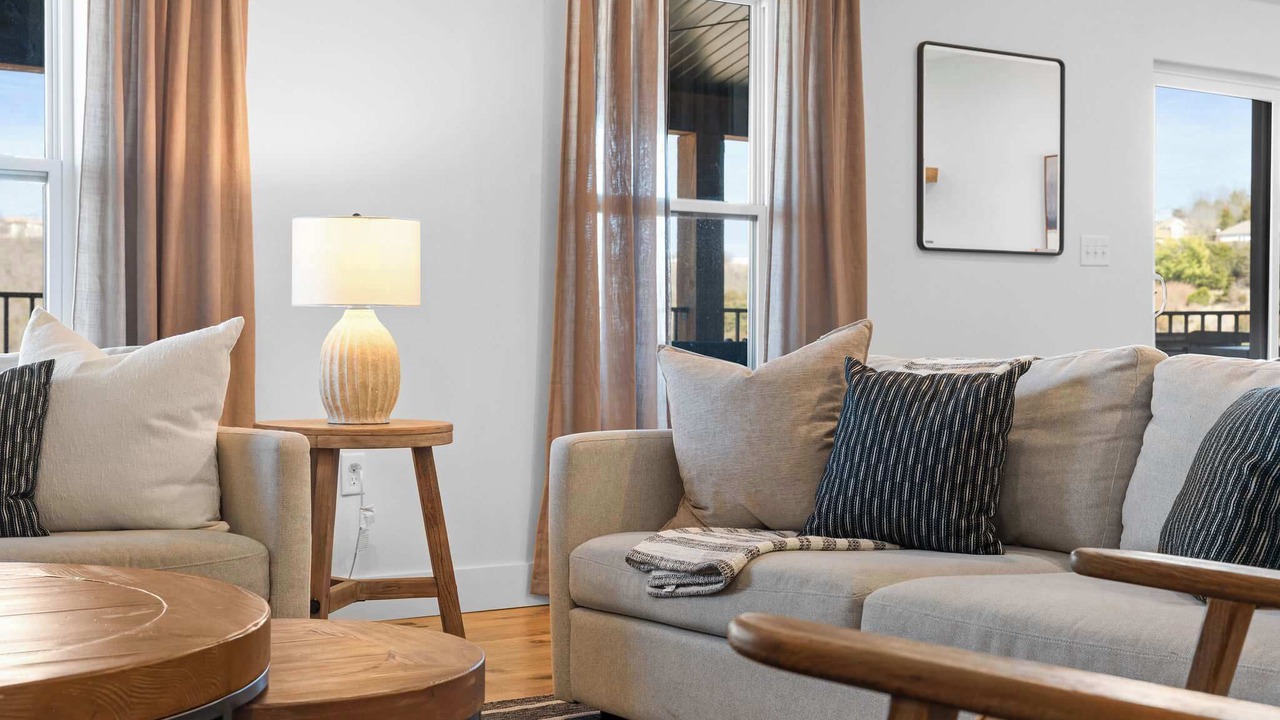 Photo of Livingroom in Hollister