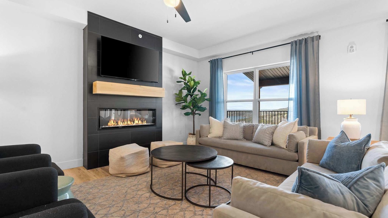 Photo of Livingroom in Hollister