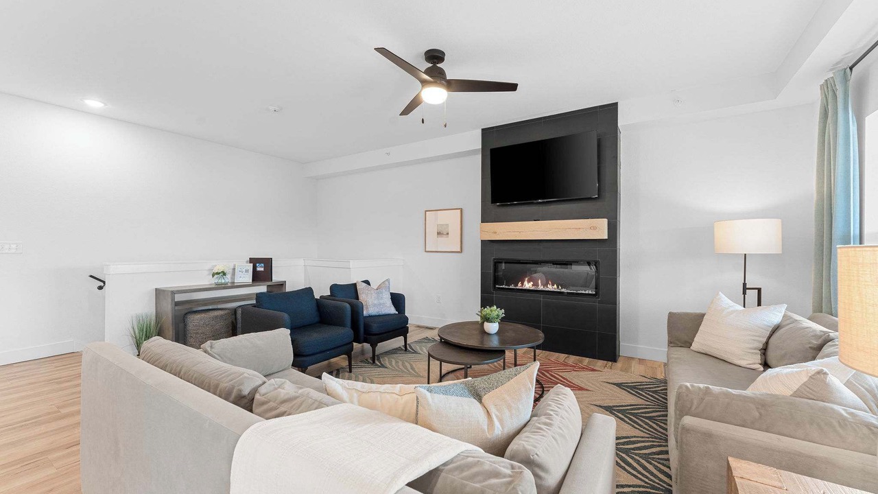 Photo of Livingroom in Hollister