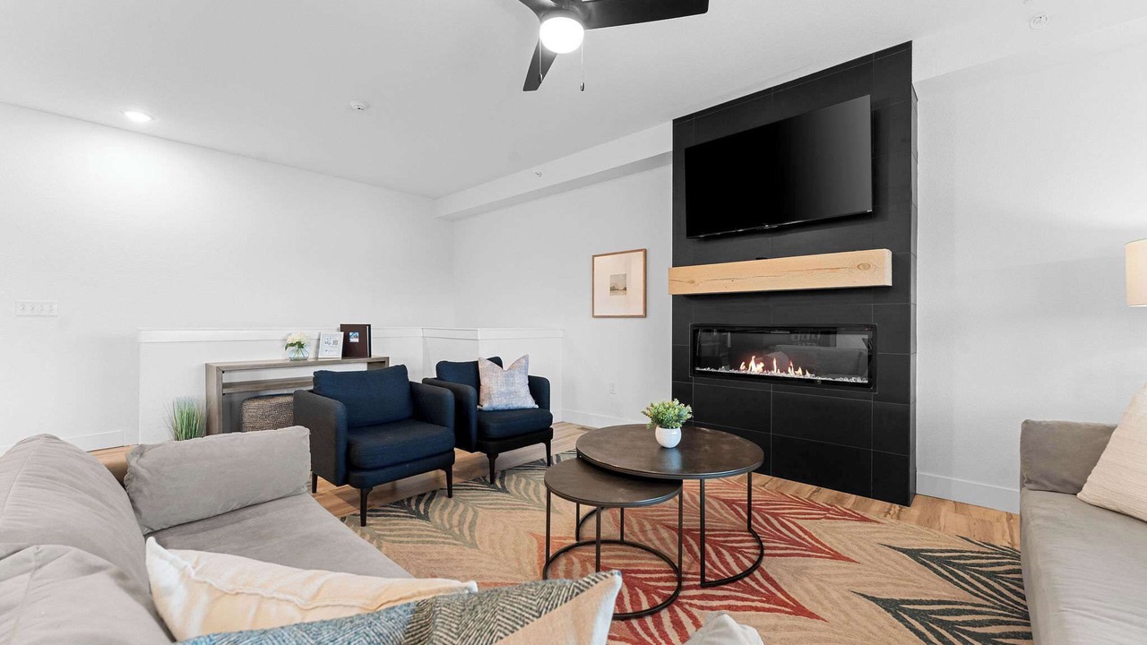 Photo of Livingroom in Hollister