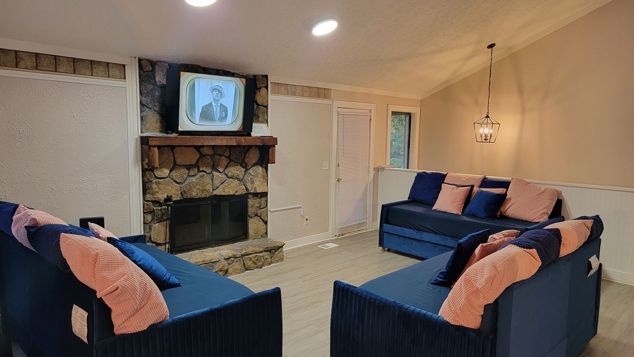 Photo of Livingroom in Stone Mountain