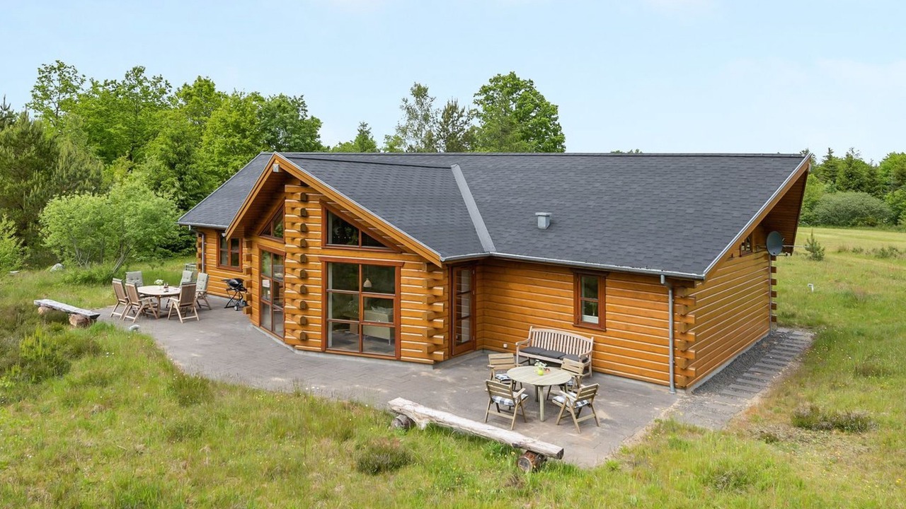 Photo of Others in Skygge