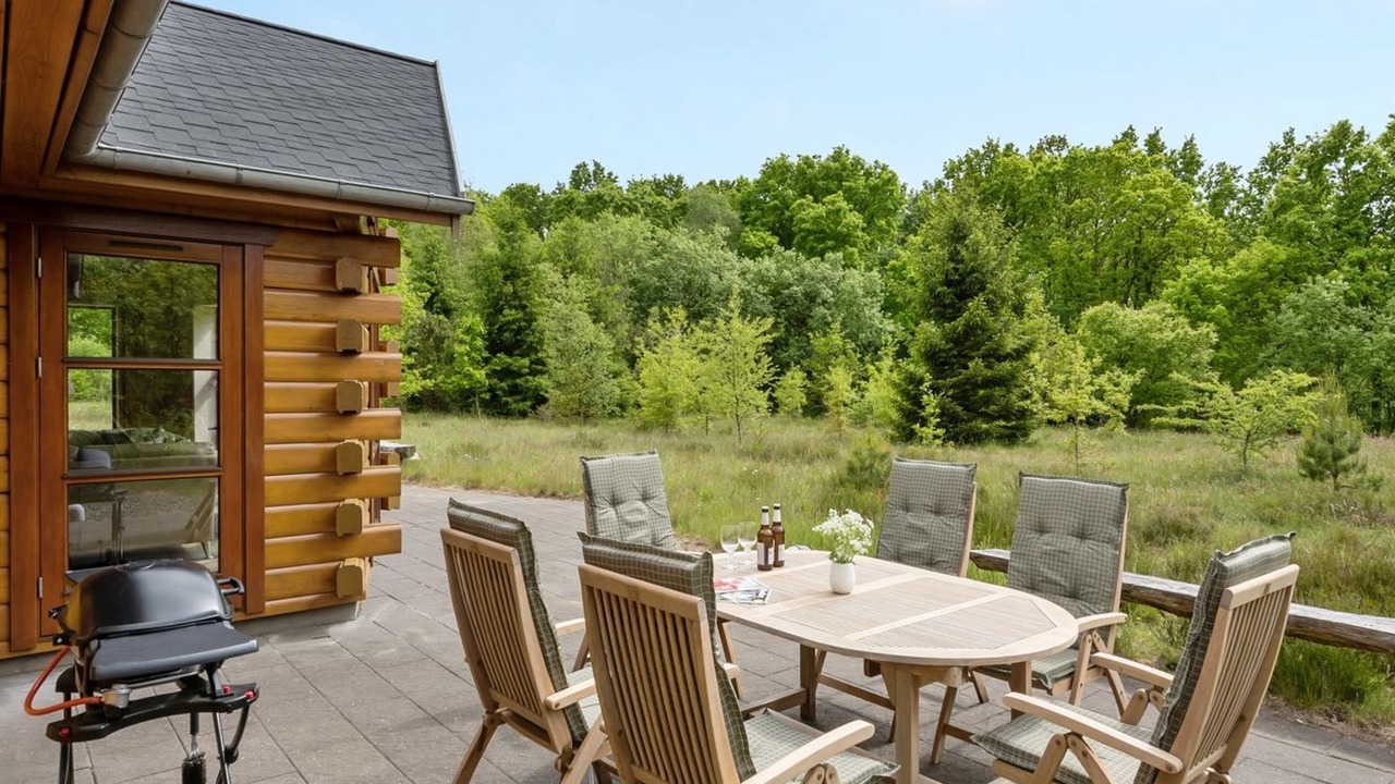 Photo of Others in Skygge