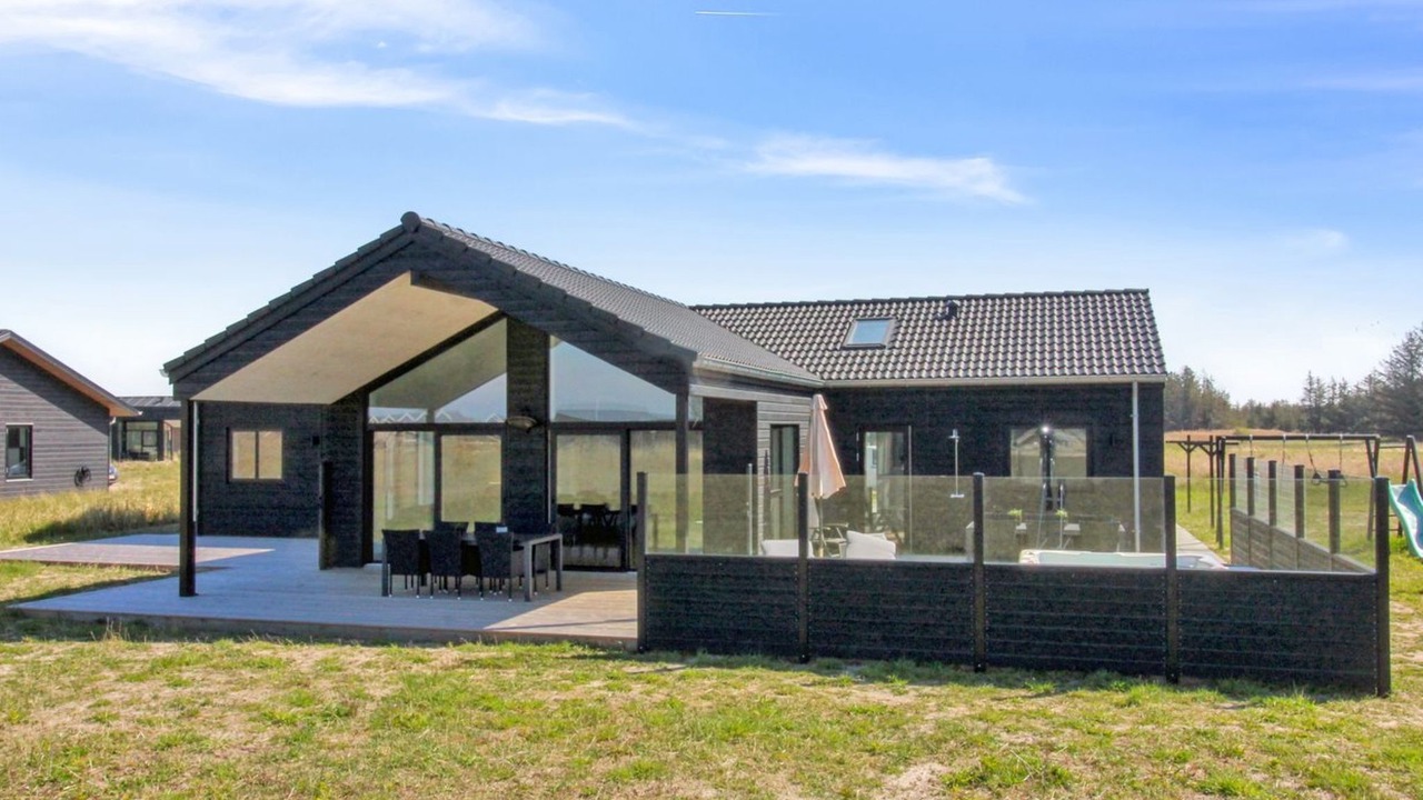 Photo of Others in Lokken