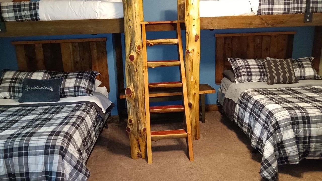 Photo of Bedroom in Pangburn