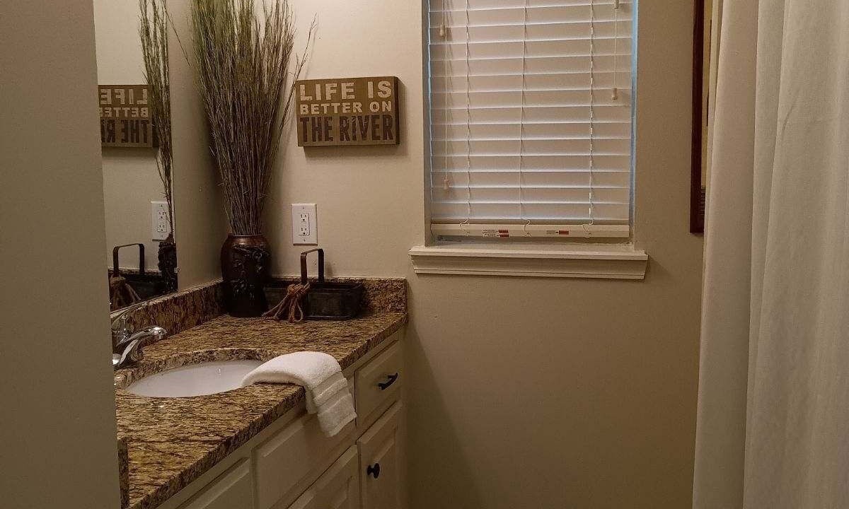 Photo of Bathroom in Pangburn