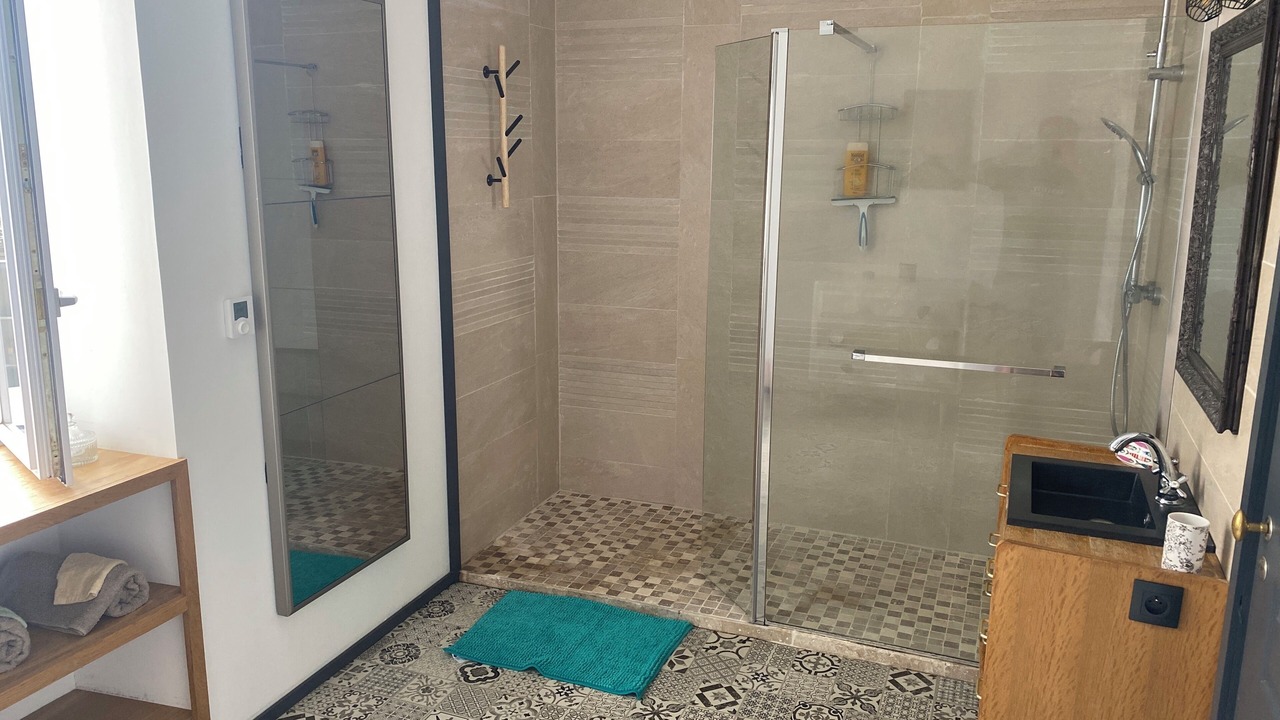 Photo of Bathroom in Marans