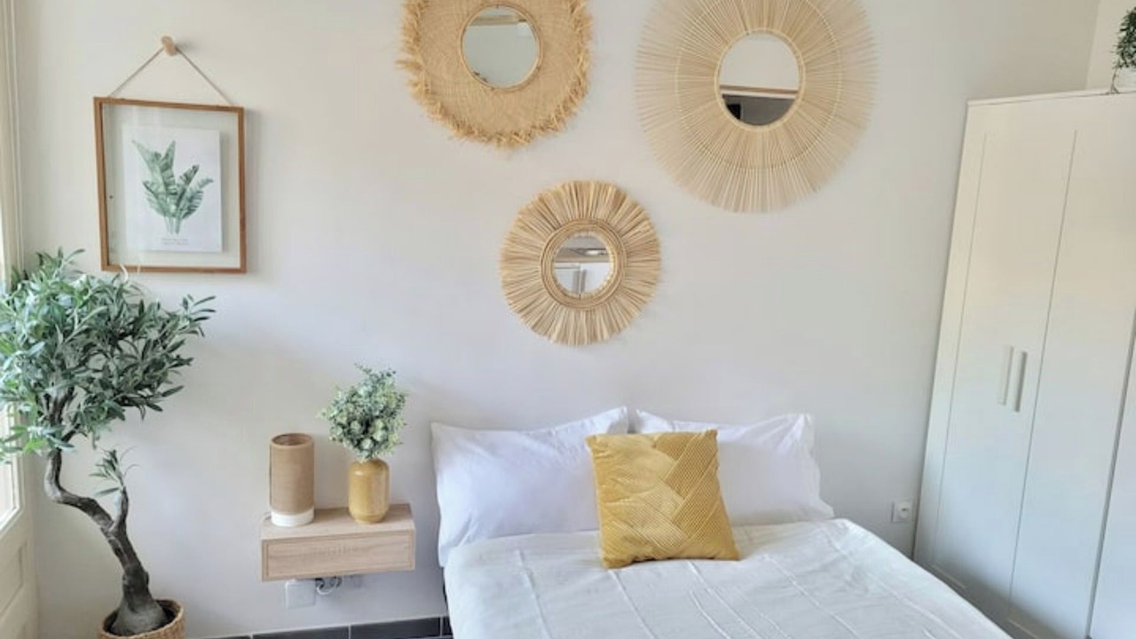 Photo of Bedroom in Residence Las Rebes Batiment