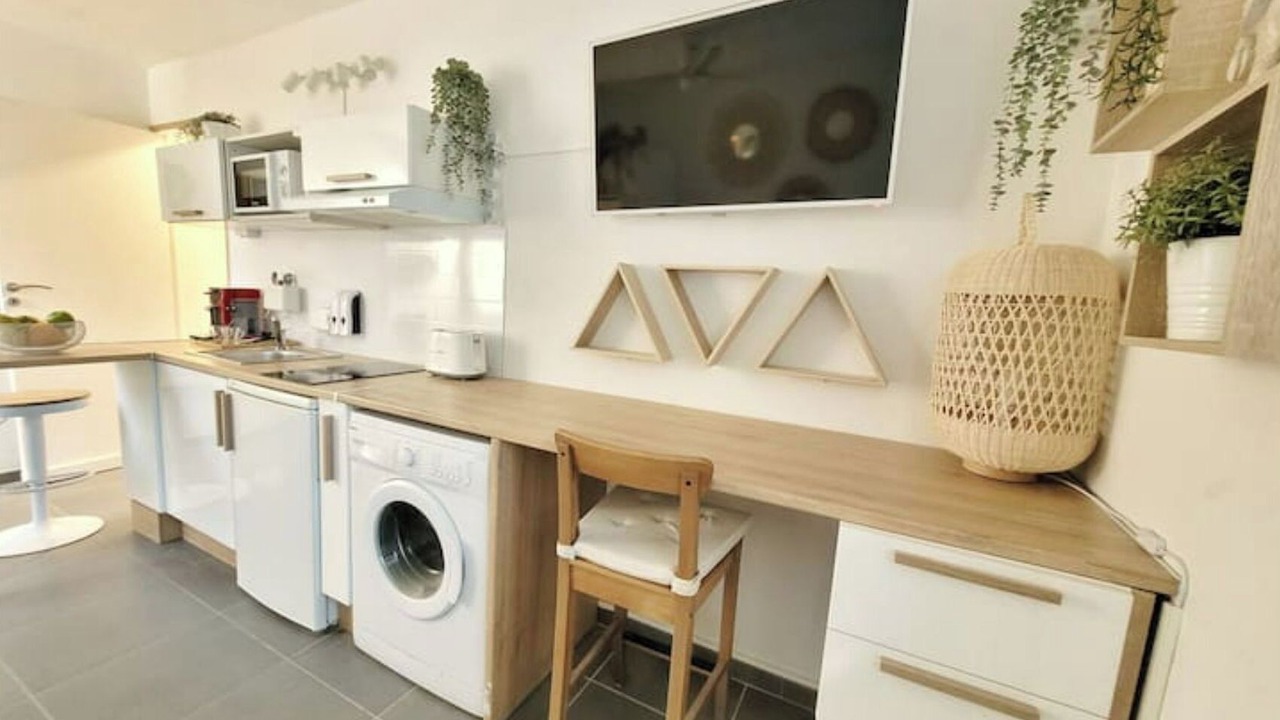Photo of Kitchen in Residence Las Rebes Batiment